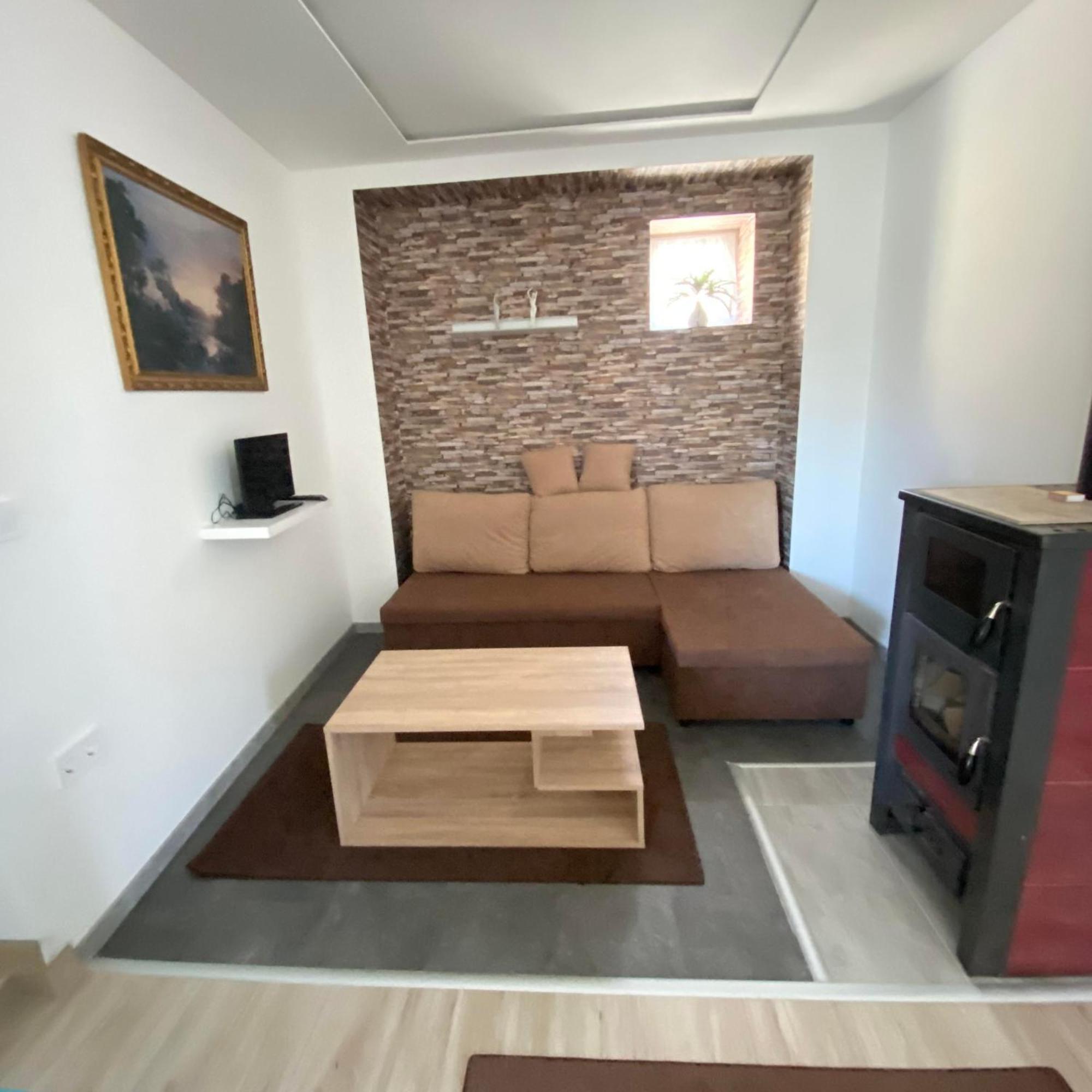 Perla Vendeghaz Igal Apartment Exterior photo