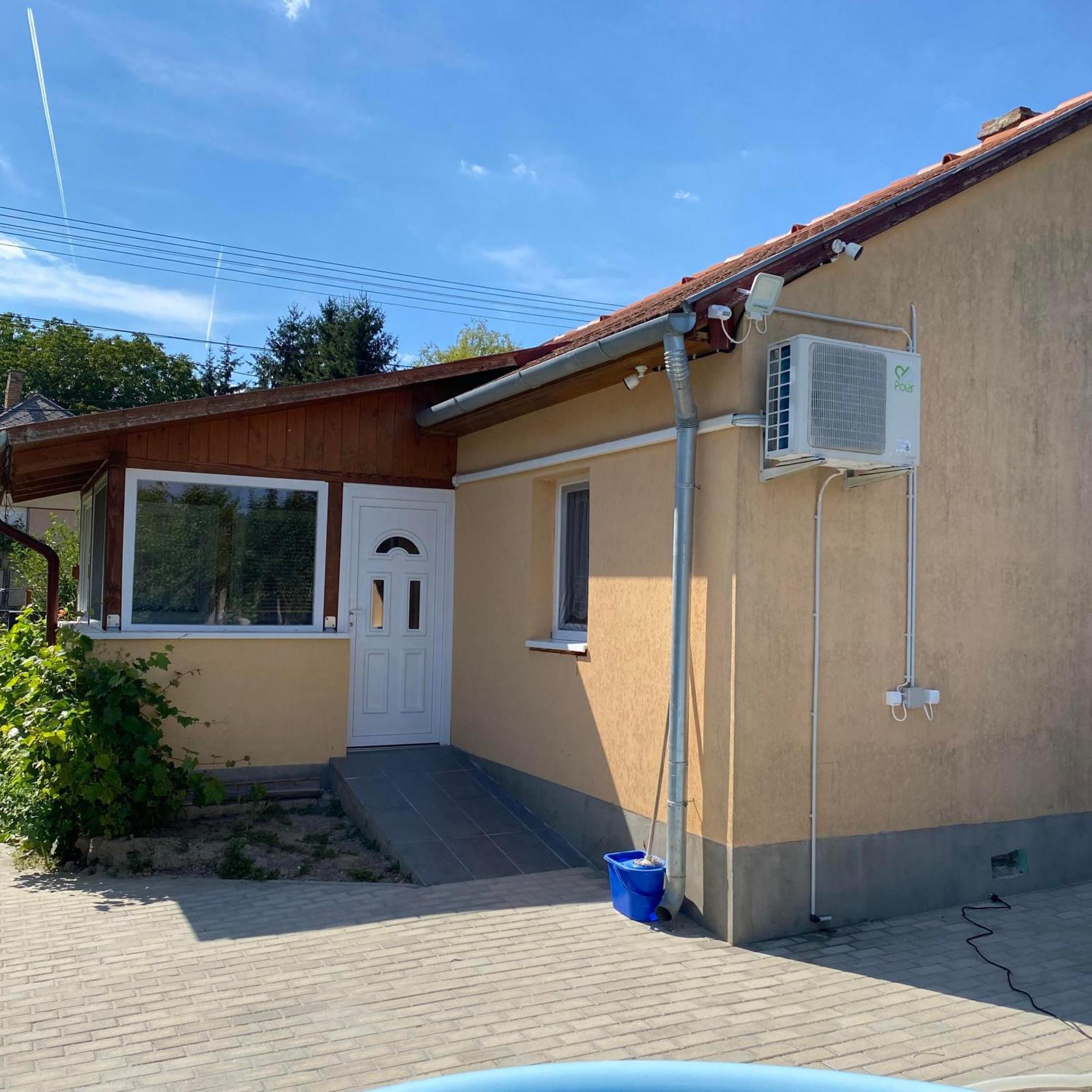 Perla Vendeghaz Igal Apartment Exterior photo