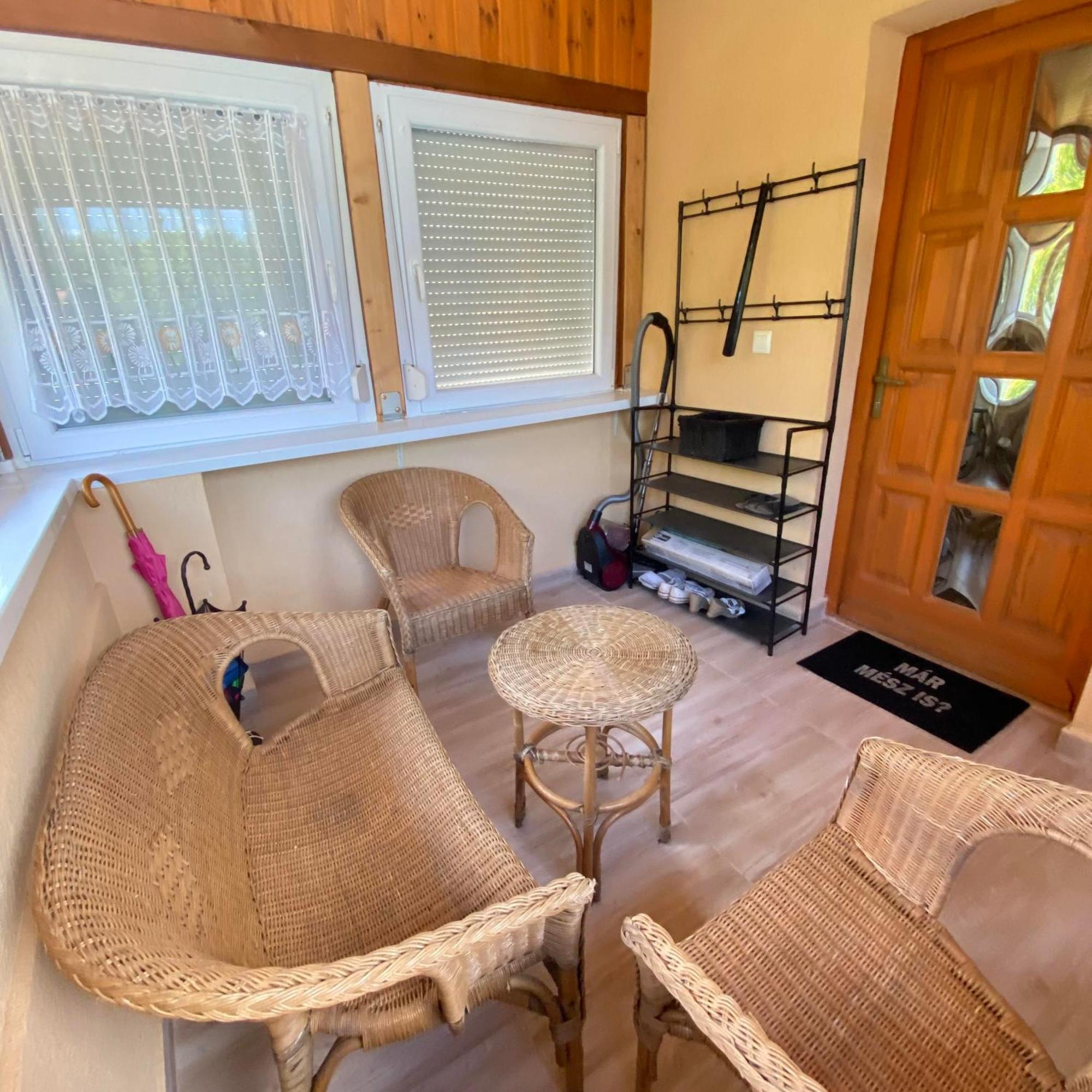 Perla Vendeghaz Igal Apartment Exterior photo